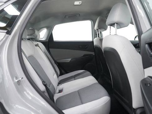 Used 2022 Hyundai Kona SE image 12