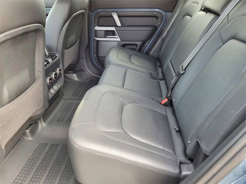 Used 2024 Land Rover Defender 110 S image 10