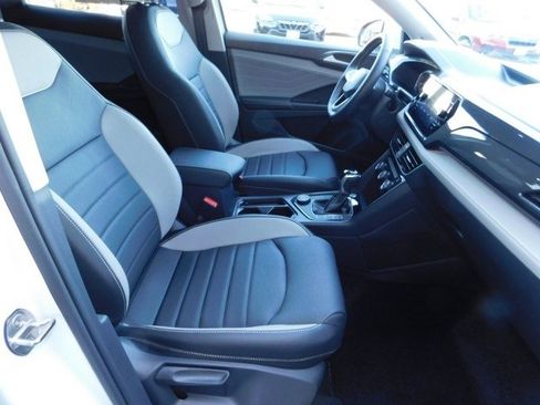 Used 2024 Volkswagen Taos SEL image 20