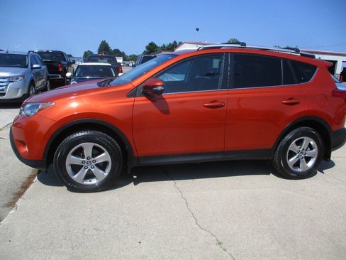 Used 2015 Toyota RAV4 XLE AWD/4WD image 3