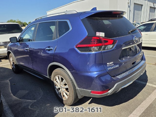 Used 2018 Nissan Rogue SV w/ Premium Package FWD image 2
