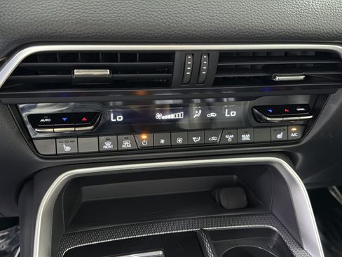 Used 2024 MAZDA CX-90 3.3 Turbo w/ Premium Package AWD/4WD image 19