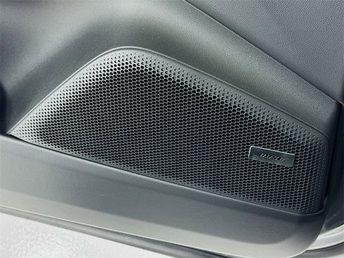 New 2025 Porsche Macan Electric image 12