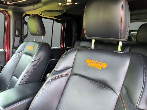 Used 2021 Jeep Gladiator Mojave image 11