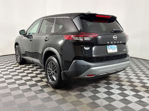 Used 2023 Nissan Rogue S AWD/4WD image 3