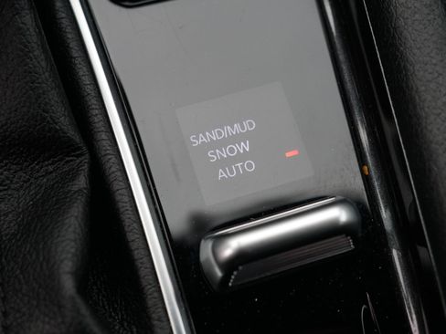 Certified 2024 Jeep Compass Latitude image 33