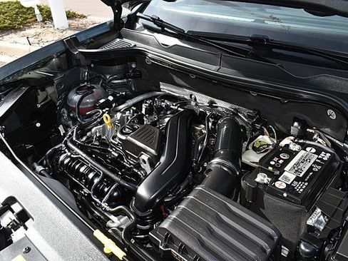 Used 2022 Volkswagen Taos SE image 9