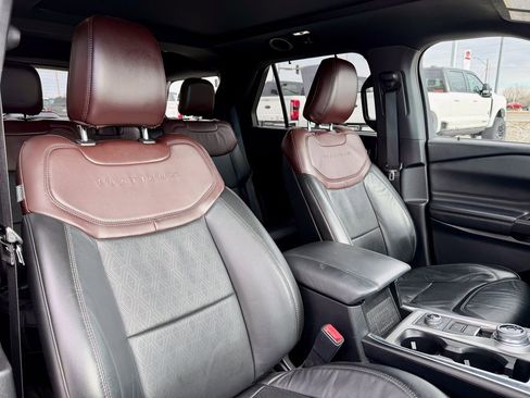 Used 2020 Ford Explorer Platinum w/ Premium Technology Package image 21