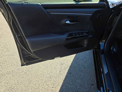 Used 2025 Lexus ES 350 w/ Premium Package image 22