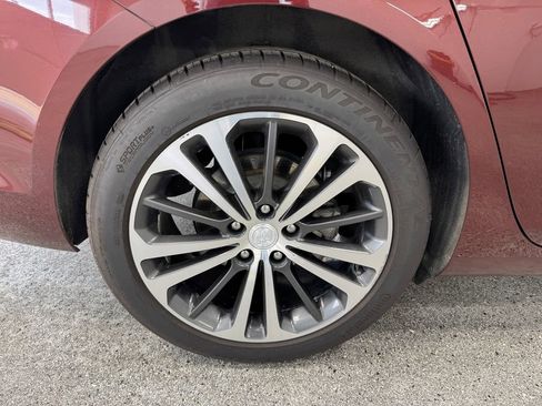 Used 2019 Buick Regal Essence w/ Driver Confidence Package I FWD image 23
