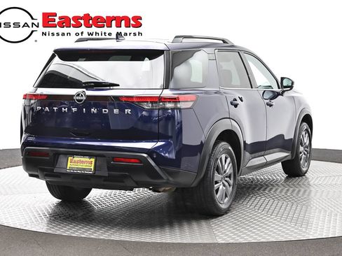 Used 2025 Nissan Pathfinder SV FWD image 4