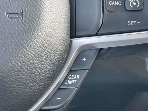 Used 2024 RAM 2500 Big Horn w/ Bed Utility Group image 10