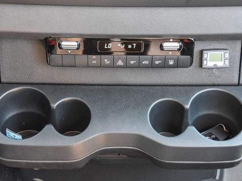 Used 2021 Mercedes-Benz Sprinter 2500 image 24