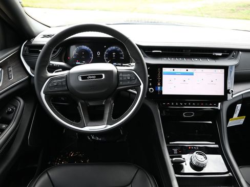 New 2026 Jeep Grand Cherokee Limited image 16