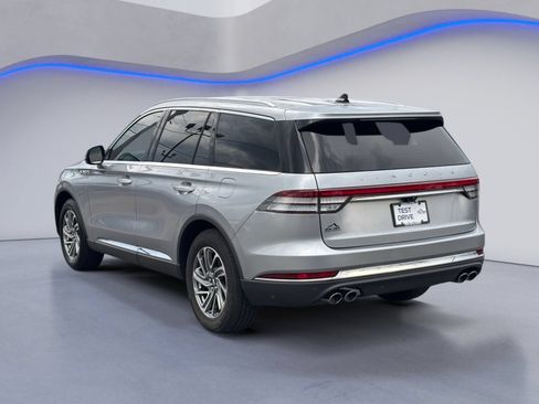 Used 2023 Lincoln Aviator 2WD image 3