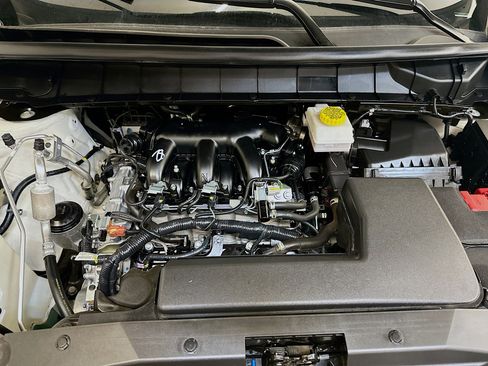 Used 2025 Nissan Pathfinder SV AWD/4WD image 35