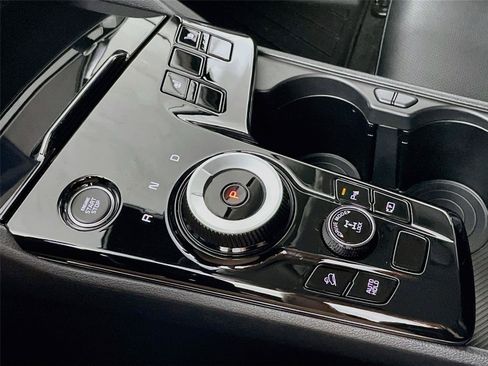 Certified 2025 Kia Sportage EX AWD/4WD image 21