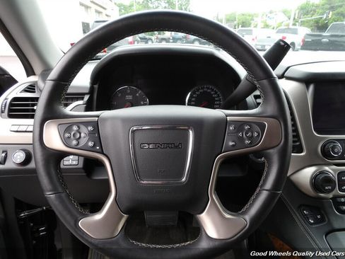 Used 2015 GMC Yukon XL Denali w/ Touring Package AWD/4WD image 17