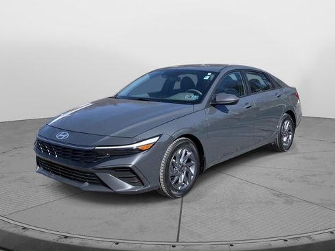 Used 2024 Hyundai Elantra SEL image 7