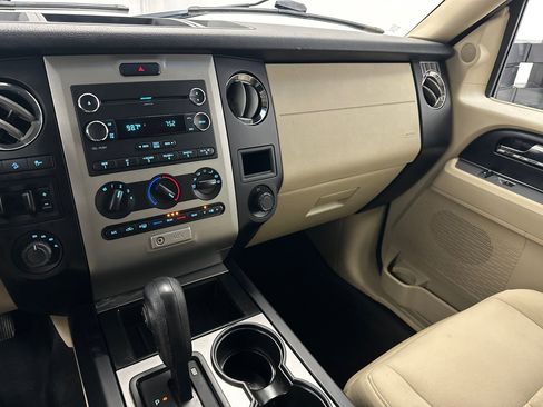 Used 2015 Ford Expedition XL image 24