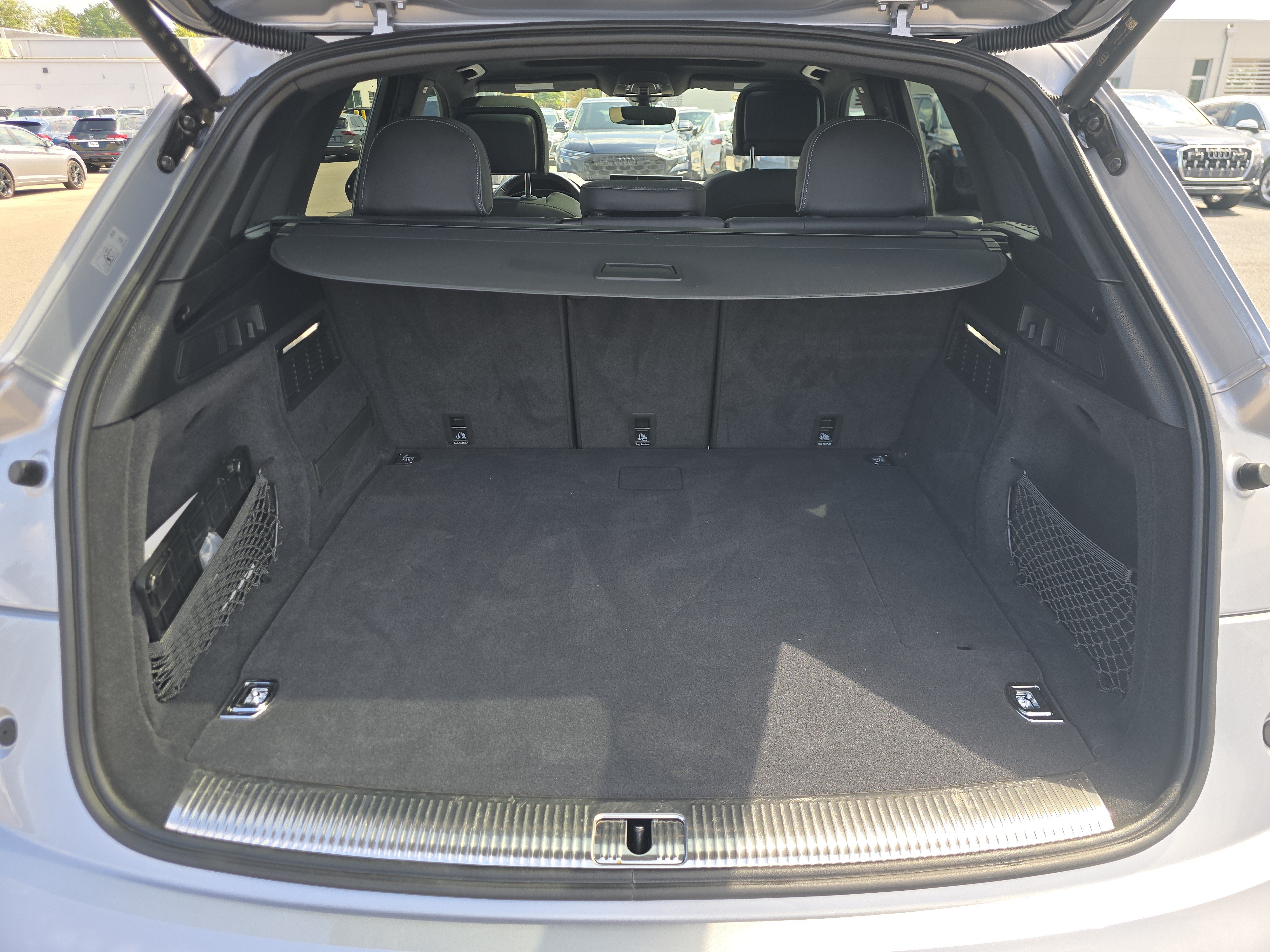 Certified 2024 Audi Q5 e Premium Plus w/ Premium Plus Package AWD/4WD image 17