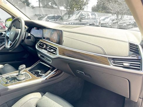 Used 2020 BMW X7 xDrive40i w/ Premium Package image 32
