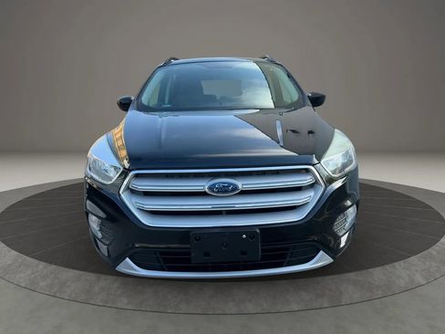 Used 2018 Ford Escape SE FWD image 2