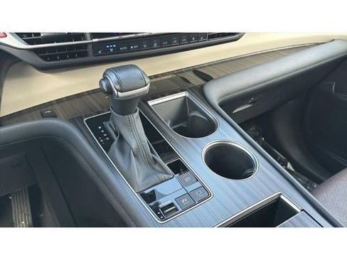 Certified 2024 Toyota Sienna Platinum FWD image 31