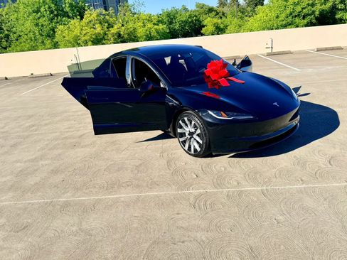 Used 2024 Tesla Model 3 Standard Range RWD image 47