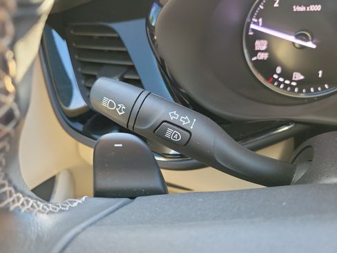 Used 2023 Buick Envision Avenir FWD image 31