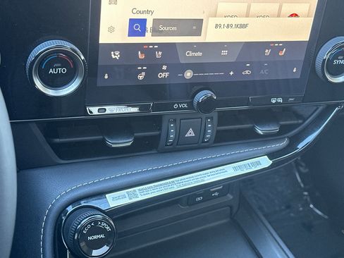 Used 2025 Lexus NX 350 NX 350 Premium image 20