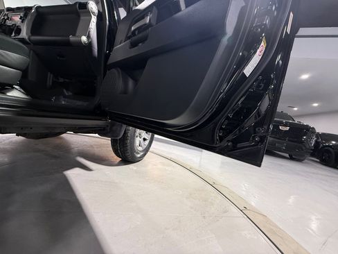 Used 2014 Toyota FJ Cruiser 4WD image 55