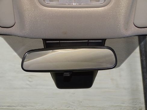 Used 2017 Toyota Corolla LE image 23