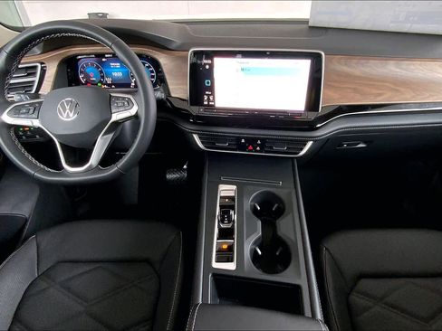 New 2026 Volkswagen Atlas SE image 5