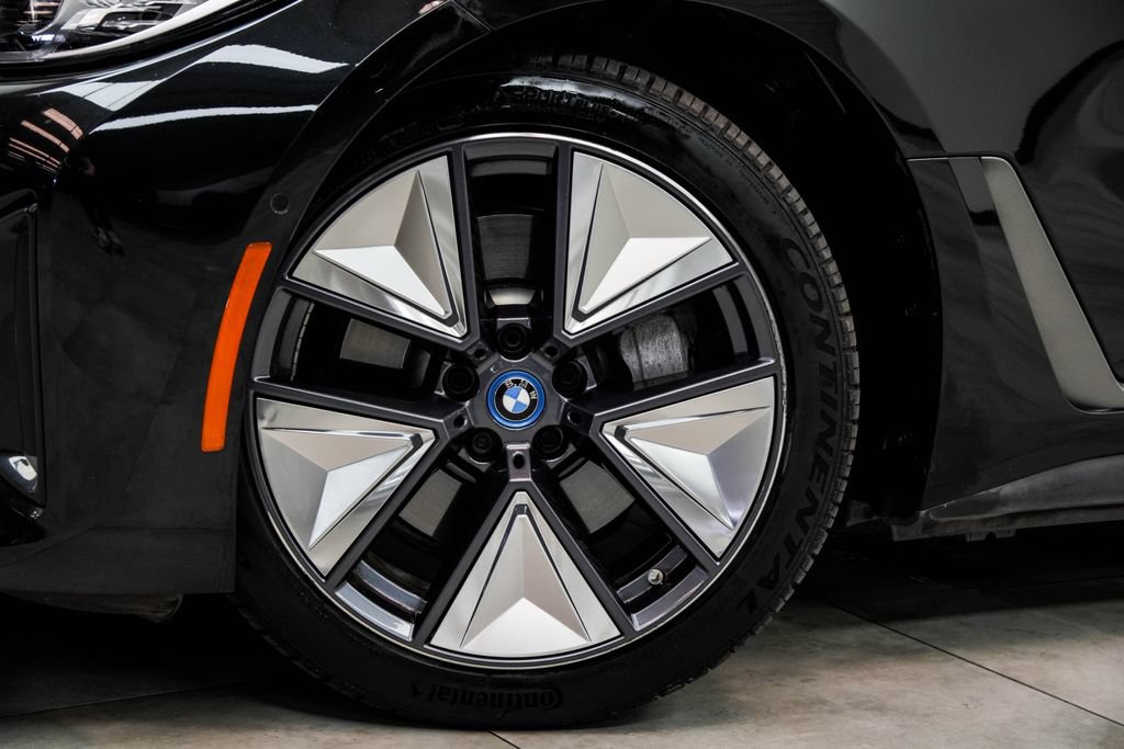 Used 2023 BMW i4 eDrive40 RWD image 5