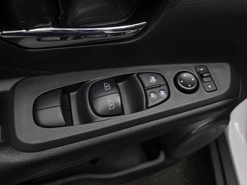 Used 2024 Nissan Kicks SV FWD image 26