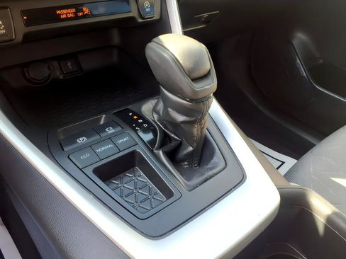 Certified 2022 Toyota RAV4 XLE w/ Convenience Package FWD image 22