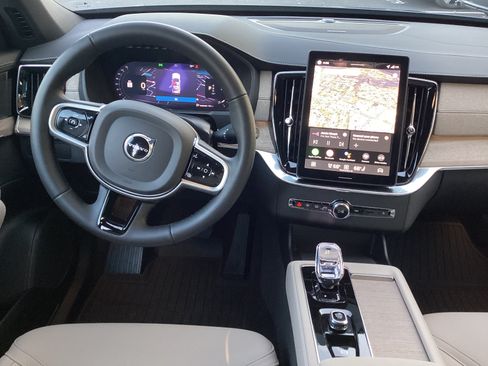 Certified 2026 Volvo XC90 B6 Plus w/ Protection Package Premier AWD/4WD image 18