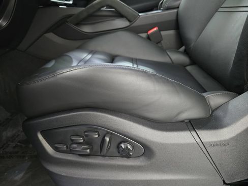 Certified 2026 Porsche Cayenne Turbo GT AWD/4WD image 23