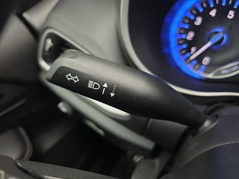 Used 2025 Chrysler Pacifica Select FWD image 28