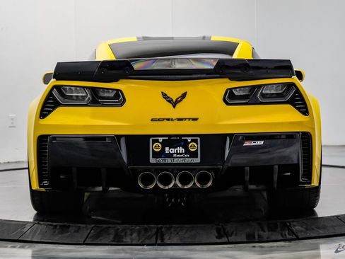 Used 2015 Chevrolet Corvette Z06 w/ 3LZ Preferred Equipment Group RWD image 16