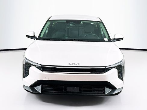 Used 2025 Kia K4 LXS image 2