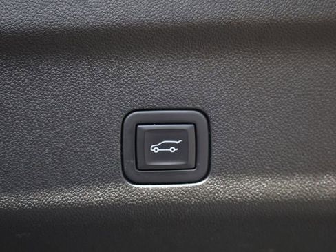 Used 2023 GMC Yukon Denali image 31