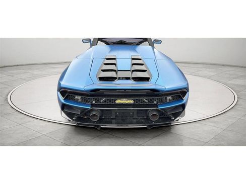 Used 2020 Lamborghini Huracan EVO RWD image 10