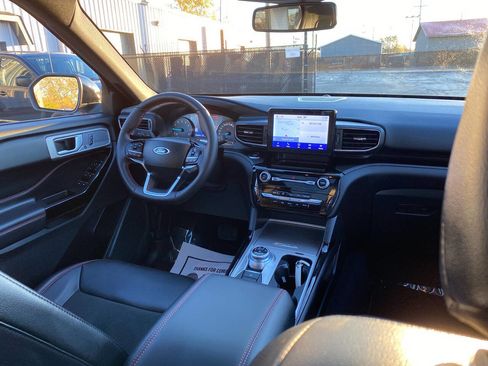 Used 2023 Ford Explorer ST-Line w/ Class IV Trailer Tow Package image 23