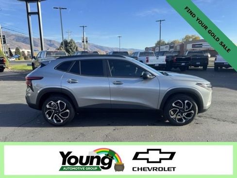 New 2026 Chevrolet Trax RS w/ Sunroof Package image 8