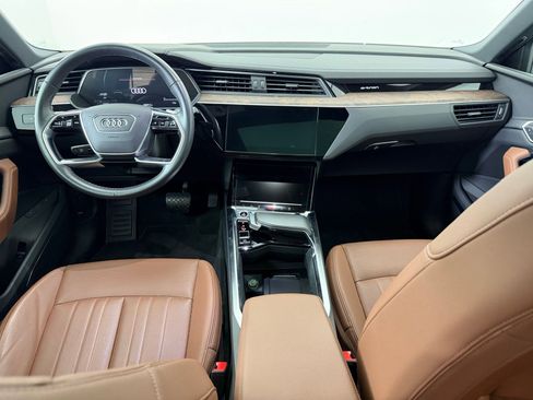 Used 2022 Audi e-tron Premium Plus w/ Premium Plus Package image 18