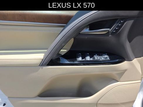 Used 2021 Lexus LX 570 4WD w/ Luxury Package image 25
