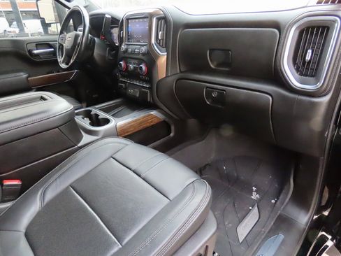 Used 2022 Chevrolet Silverado 1500 High Country image 11