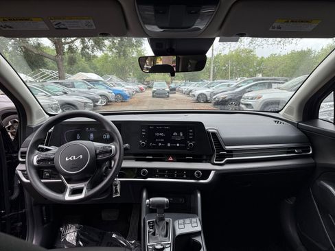 Used 2025 Kia Sportage LX FWD image 30